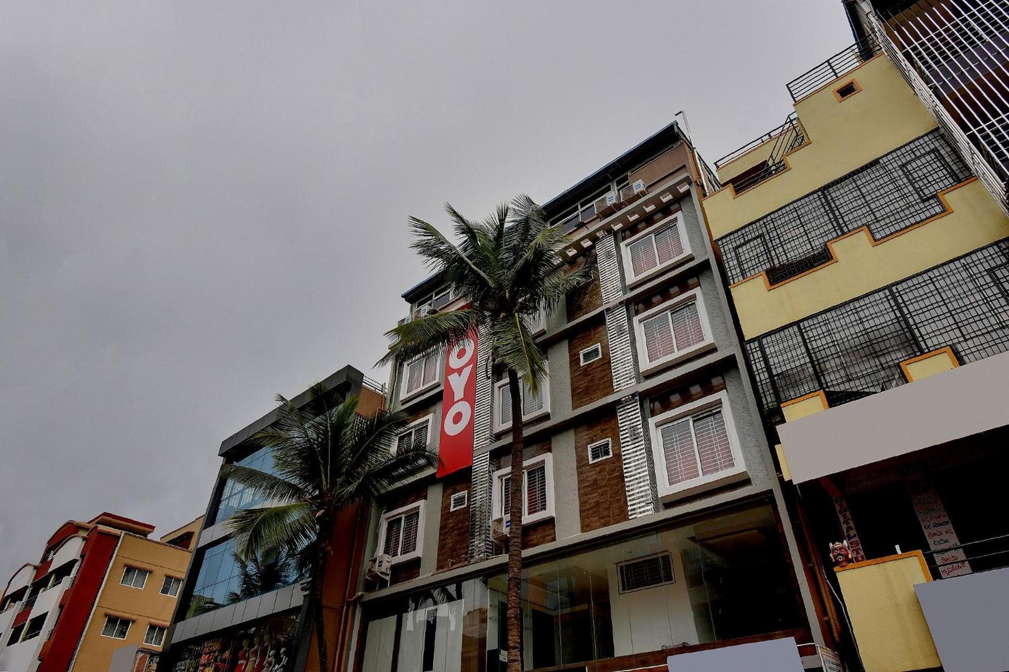 Hotel O Sri Sai Guru Comforts Yelahanka Exteriör bild