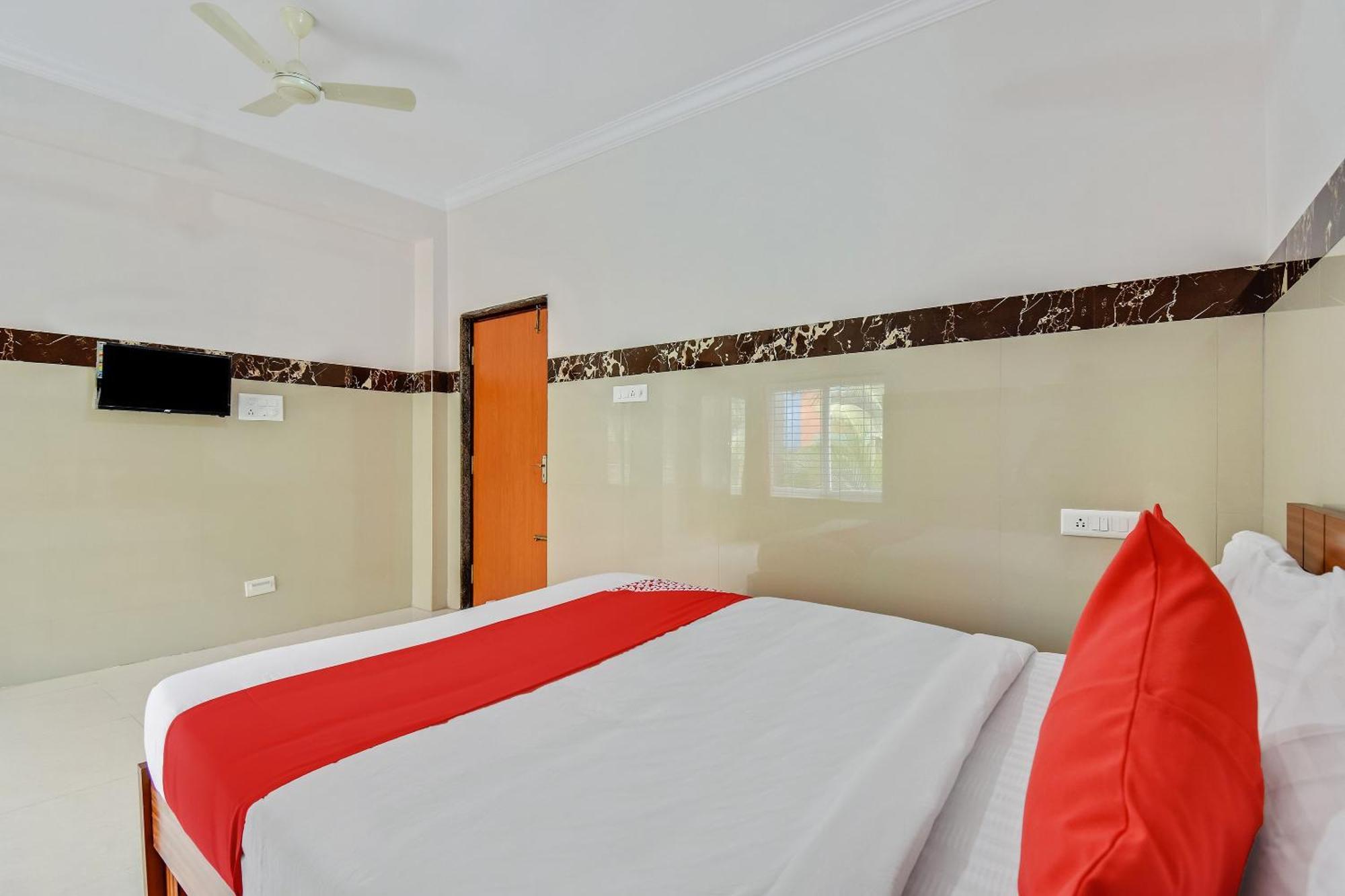 Hotel O Sri Sai Guru Comforts Yelahanka Exteriör bild