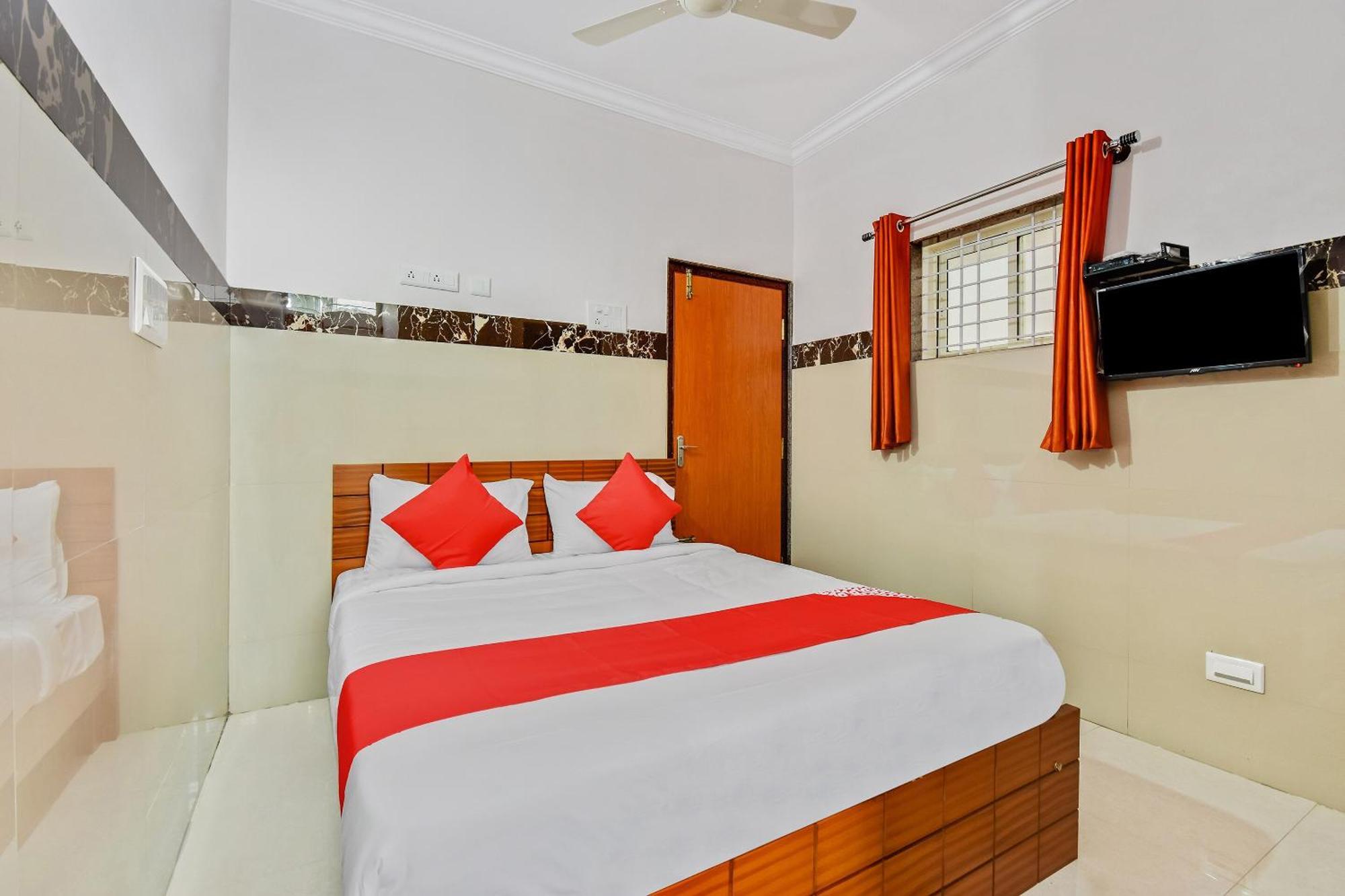 Hotel O Sri Sai Guru Comforts Yelahanka Exteriör bild