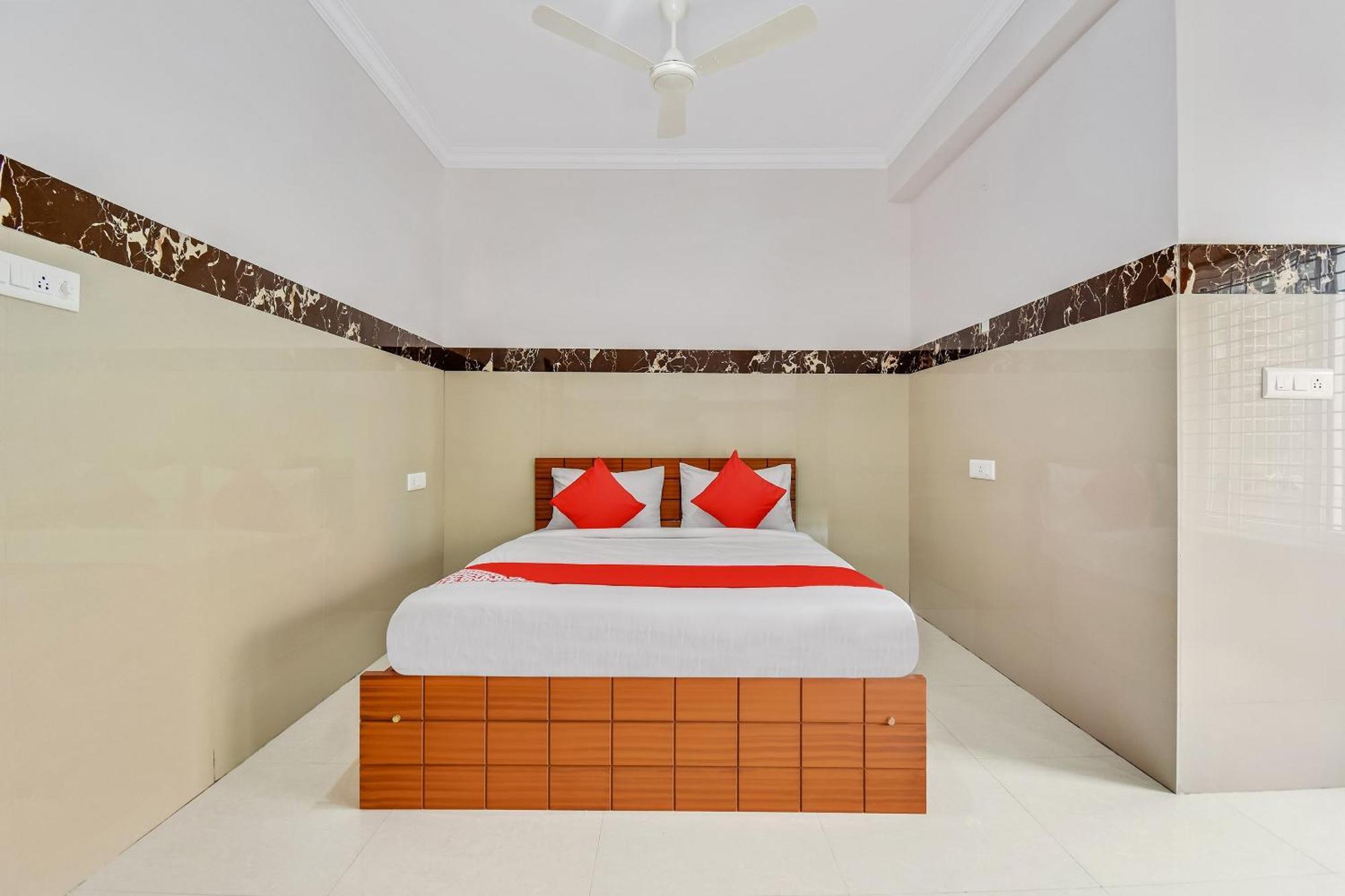 Hotel O Sri Sai Guru Comforts Yelahanka Exteriör bild