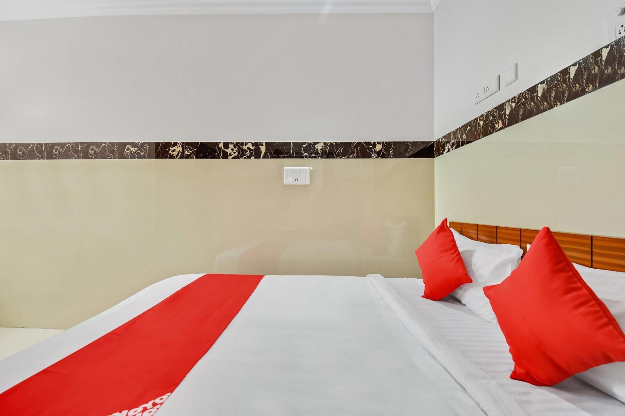 Hotel O Sri Sai Guru Comforts Yelahanka Exteriör bild
